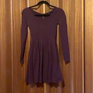 Aritzia burgundy long sleeve dress